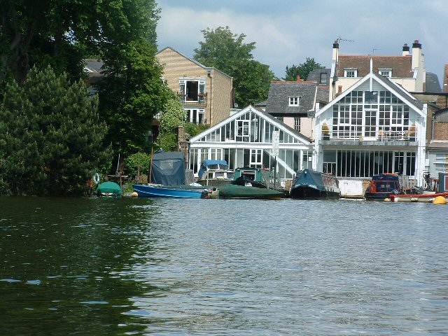 Narrowboat berths