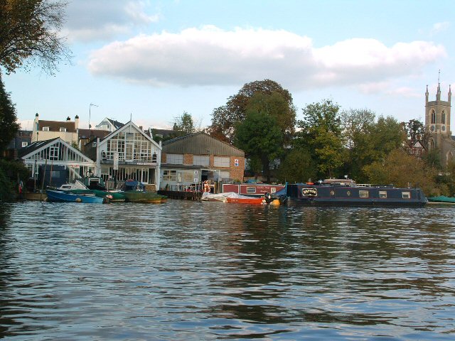 River thames moorings